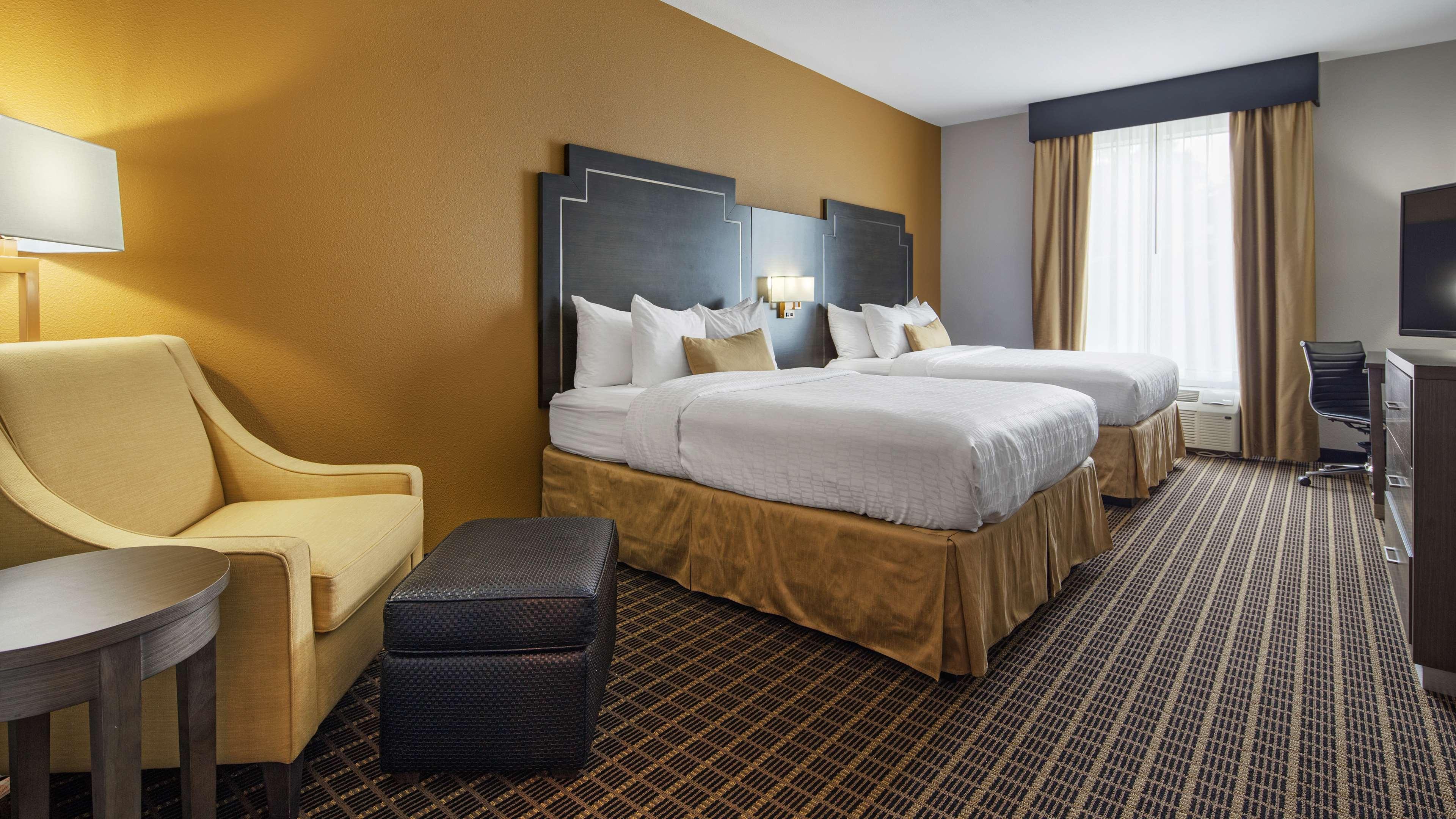 Best Western Plus Regency Park Walker Exterior photo