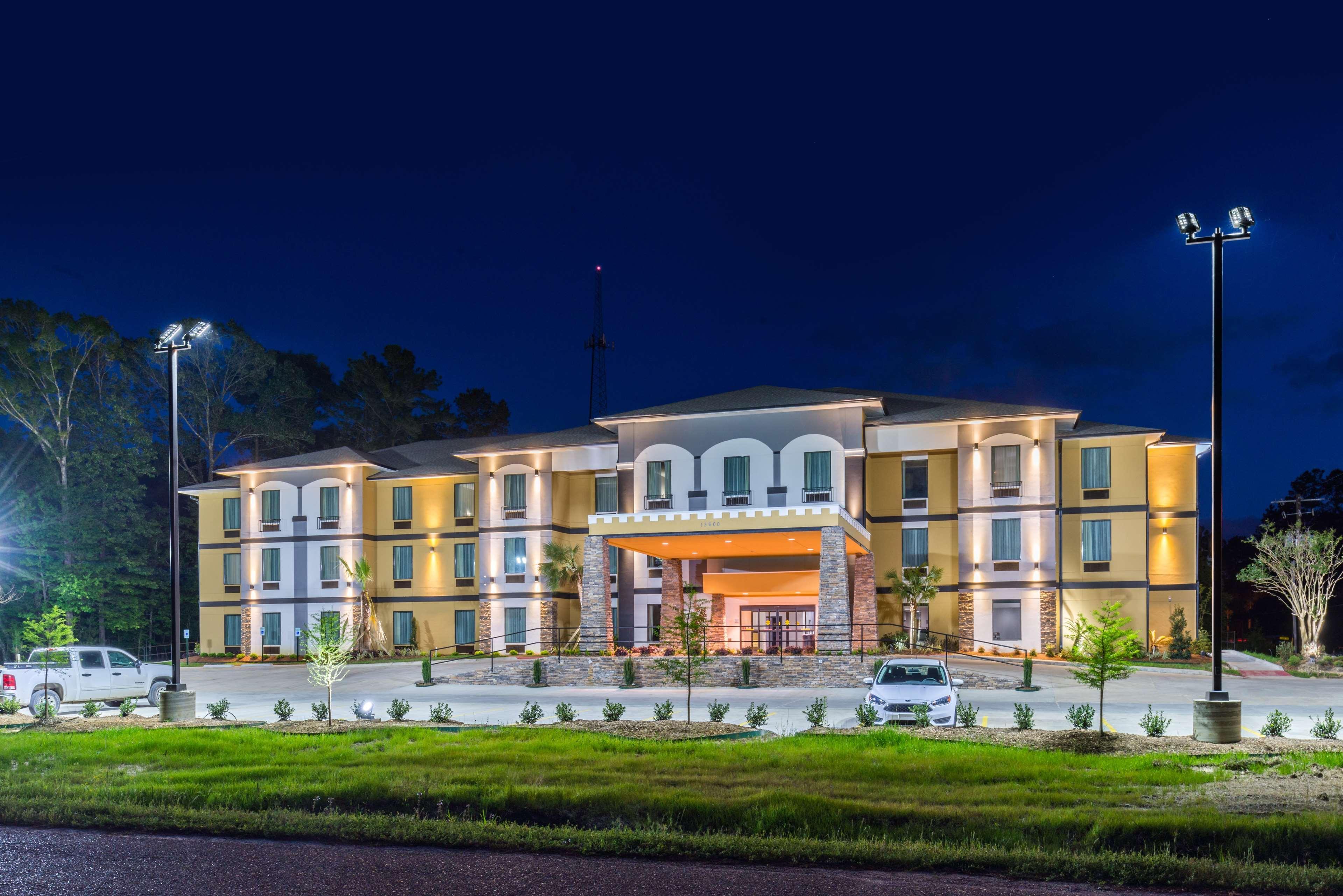 Best Western Plus Regency Park Walker Exterior photo
