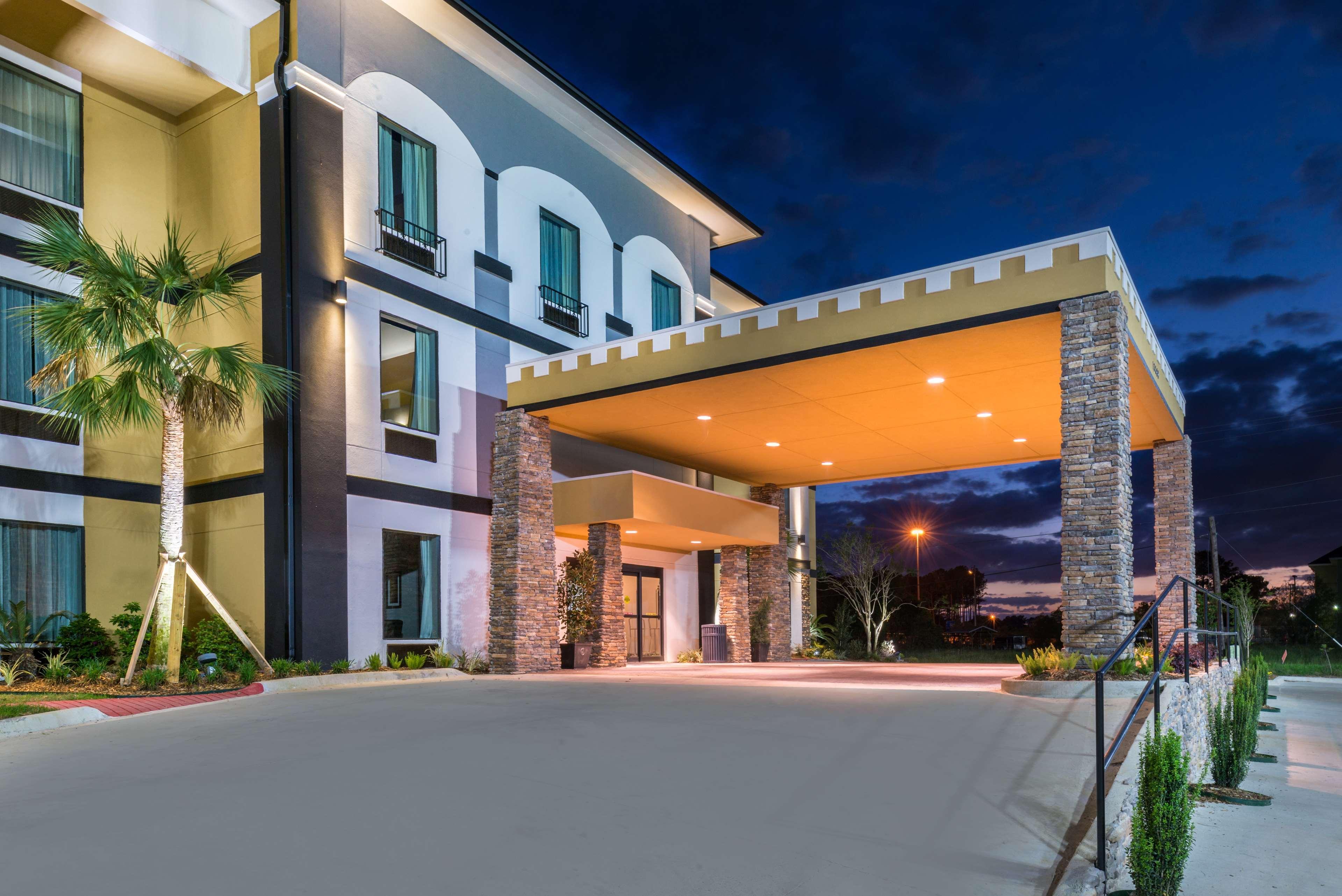 Best Western Plus Regency Park Walker Exterior photo