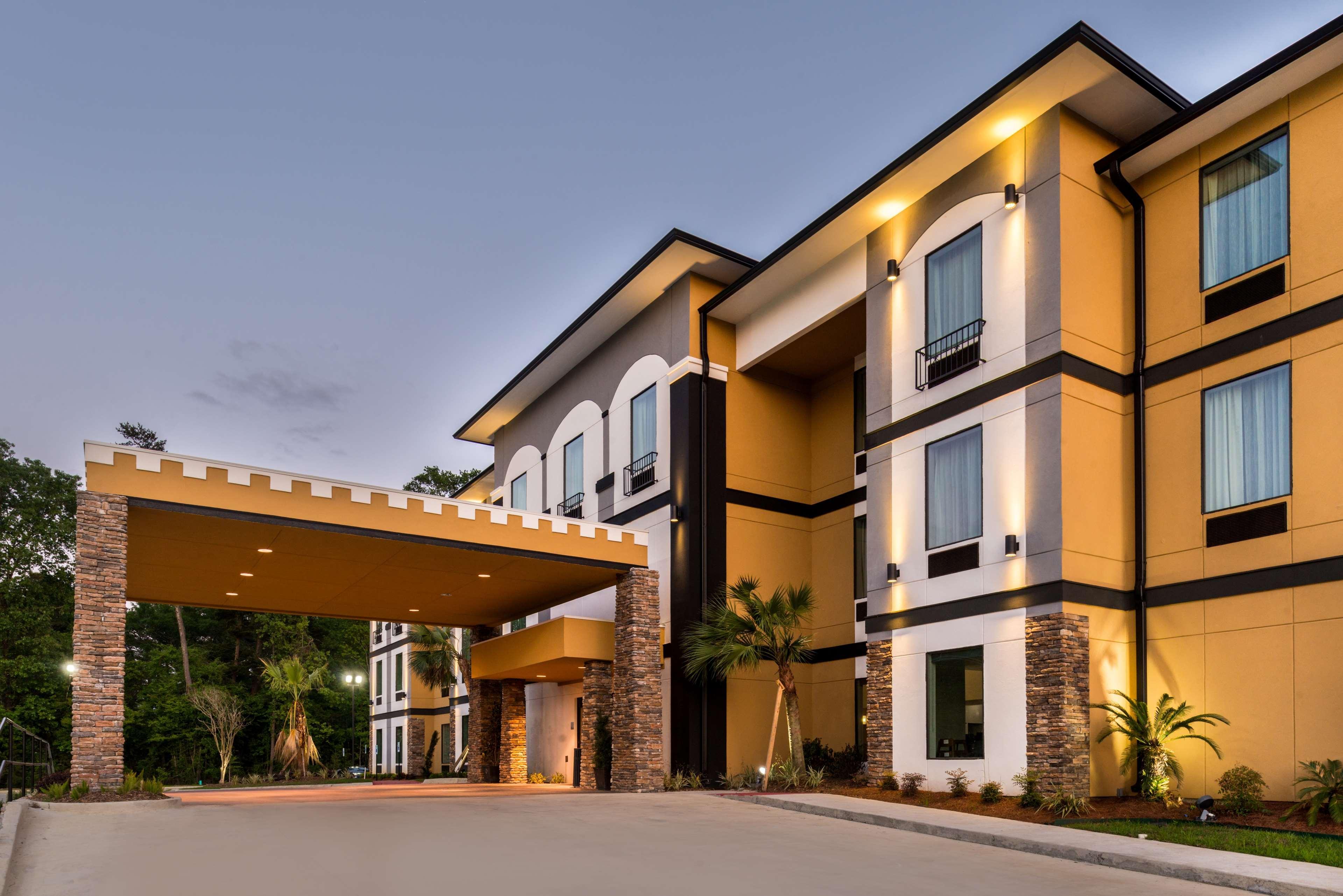 Best Western Plus Regency Park Walker Exterior photo