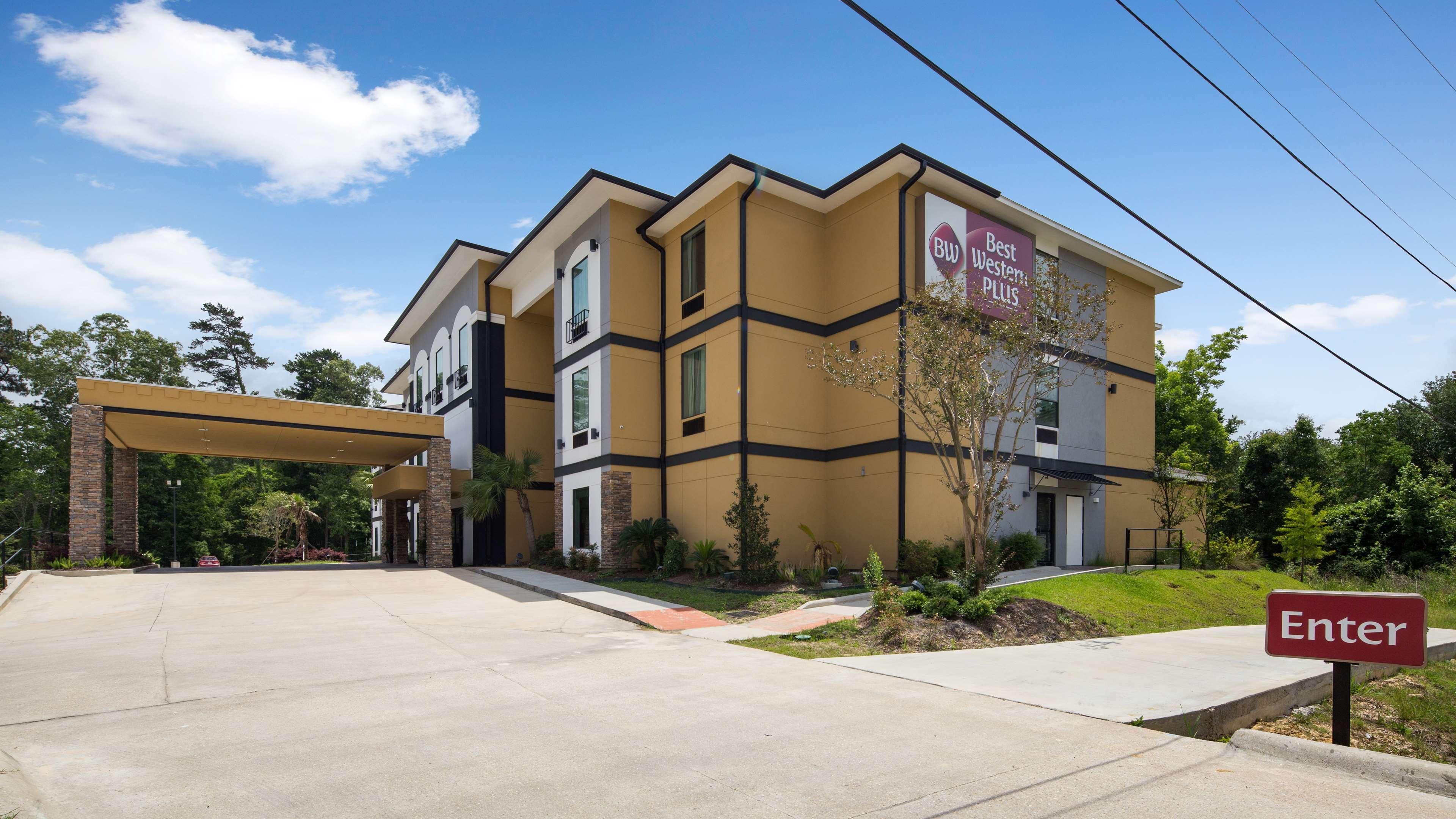 Best Western Plus Regency Park Walker Exterior photo