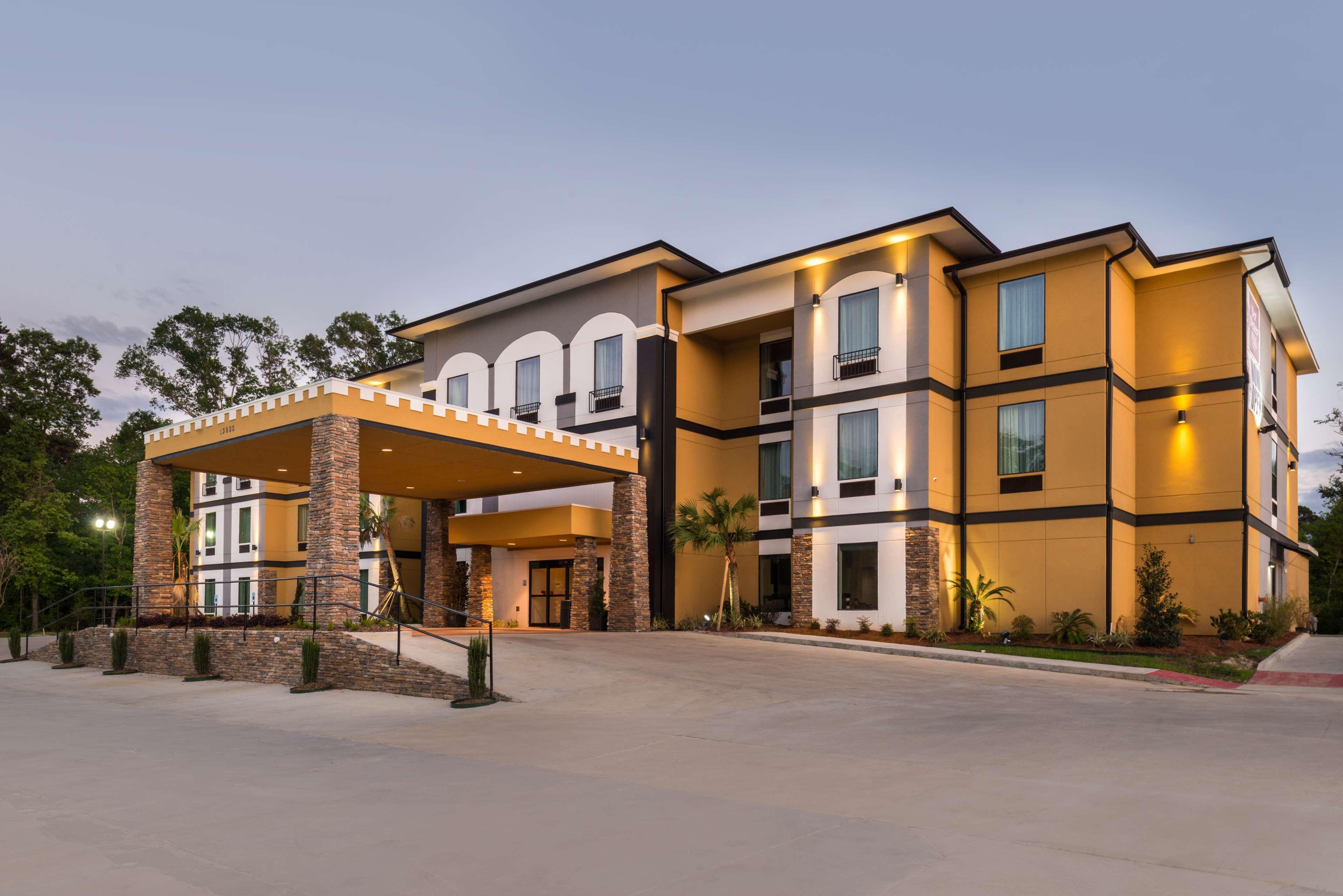 Best Western Plus Regency Park Walker Exterior photo